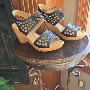 Spring Step Black Wedge Sandals